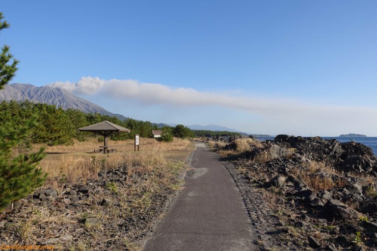 Nagisa Lava Trail next to the ocean